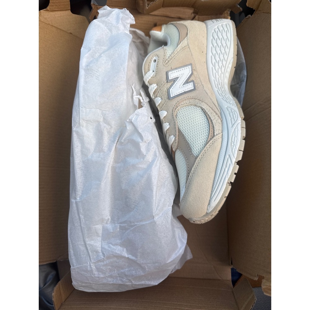 New Balance 2002R Beige Suede Mesh Classic‎ Sneakers Women Size 10 New In Box - Picture 4 of 8